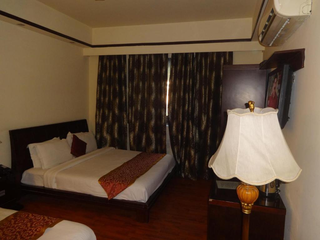 The Picasso Residency - Naraina New Delhi Hotel Exterior photo